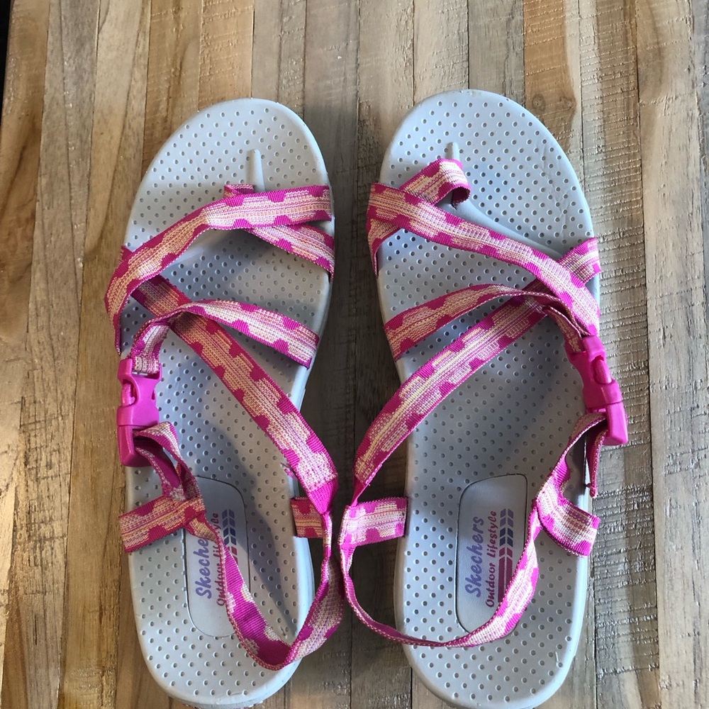 NWOT SKECHERS SANDALS